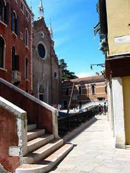 Alex Venice Exterior photo